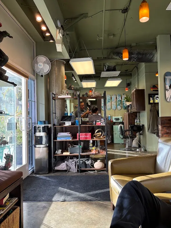Charles Blades Barber Shop — Barber shop in Oakland
